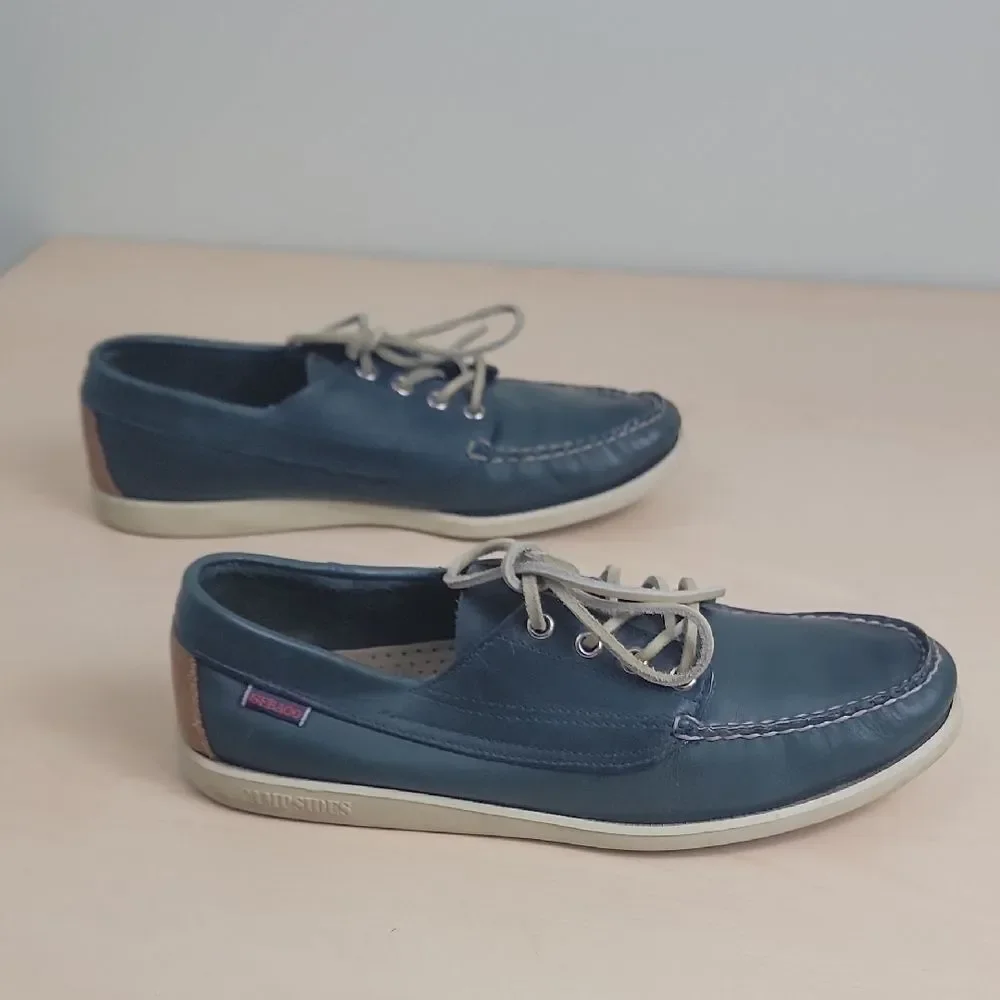 Sebago Preppy Coastal Old Money Navy Boat Shoes with Cream Laces